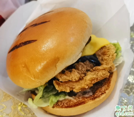 kfc脏脏芝士鳕鱼鸡腿汉堡多少钱好吃吗？三种酱料惊艳你的味蕾！