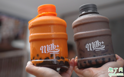 正宗泰式奶茶网红店milk+广州新店出没，桶装泰奶帅爆了！