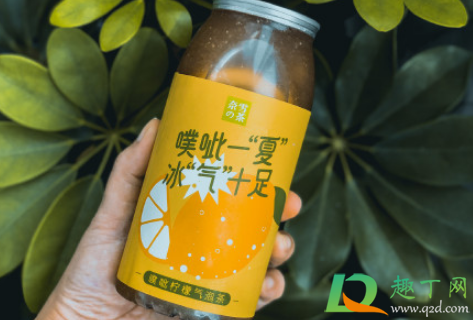 奈雪噗呲柠檬气泡茶好喝吗-奈雪维他柠檬茶联名多少钱