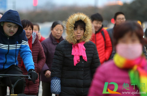 天气降温关心简短句子2021最新-降温了朋友圈搞笑说说怎么发