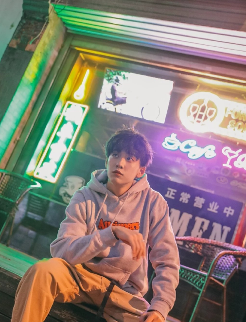 青春有你第三季余景天高清壁纸图片无水印-青春有你3余景天个人资料分析