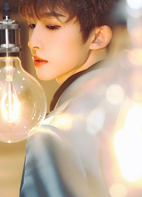 创造营2021刘宇壁纸图片手机版-创造营2021刘宇手机壁纸高清无水印