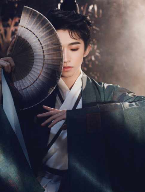 创造营2021刘宇壁纸图片手机版-创造营2021刘宇手机壁纸高清无水印