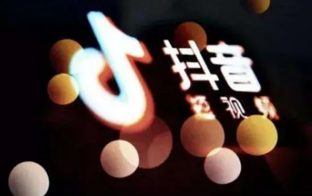 抖音我走过玉门关外祁连山上飘的雪哪首歌里的-我走过玉门关外祁连山上飘的雪歌词分享