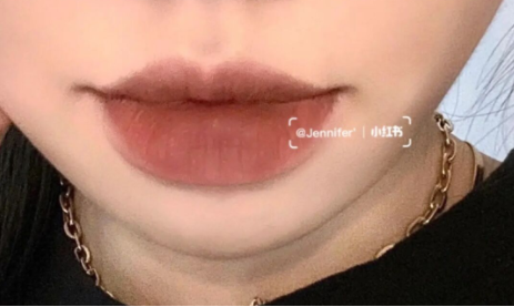 Charlotte Tilbury 新色super fabulous什么颜色-CT口红super fabulous上嘴试色