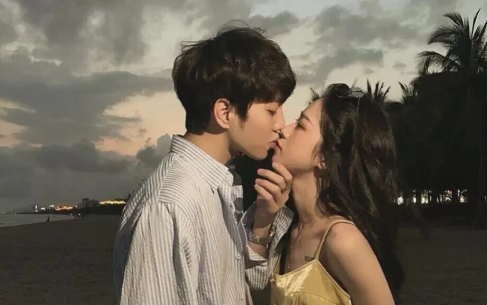 没离婚老公和小三同居犯法吗-老公和小三同居我可以告他吗