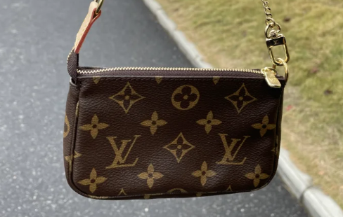 对奢侈品没兴趣的女生正常吗-不喜欢奢侈品的女生适合结婚吗