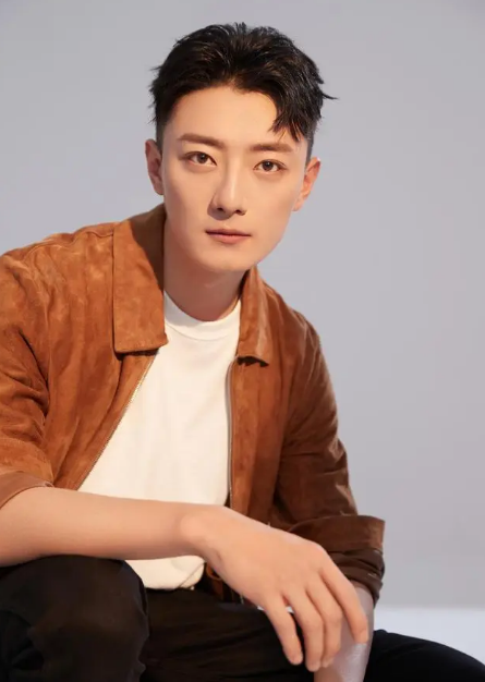 抖音模仿高启盛走路成李青什么梗-模仿高启盛走路成李青中的李青是谁