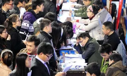 建议部分岗位向35岁以上群体倾斜-35岁以上的人都干什么去了