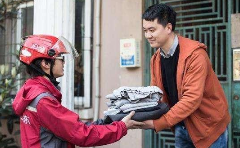 上门取件收费会高一些吗-上门取件和自己去寄件收费一样吗