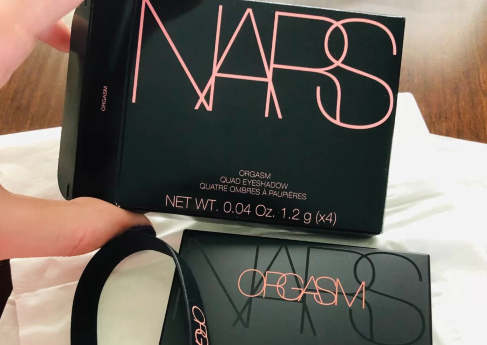 nars2020新品orgasm四色眼影盘手臂试色，这盘“高潮”你打几分？