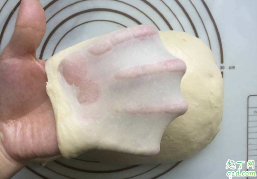 面团怎么揉出手套膜 面团揉出手套膜要多久