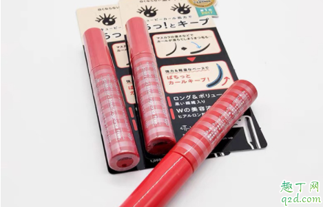 艾杜纱睫毛打底里面有碎黑色的睫毛 艾杜纱睫毛打底涂了变白色怎么回事